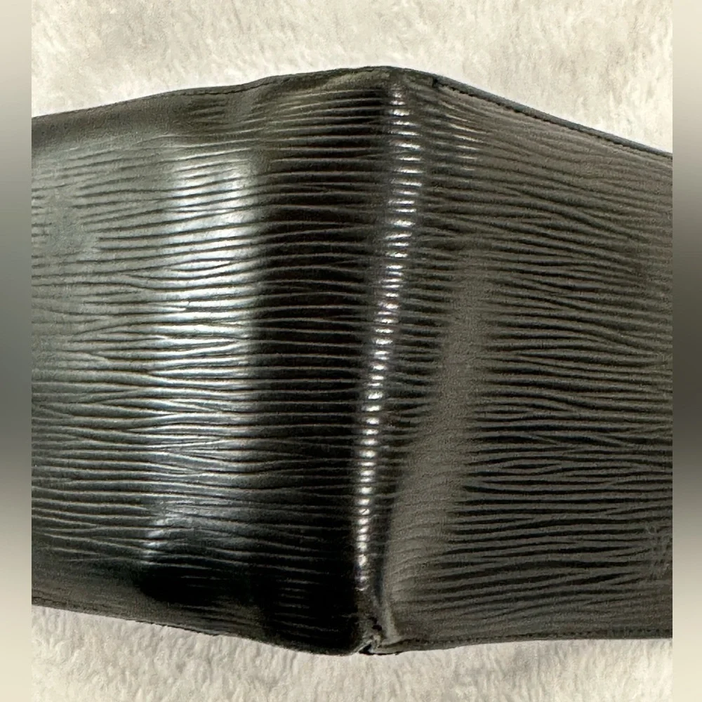 LOUIS VUITTON EPI LEATHER PORTEFEUILLE MARCO BLACK BIFOLD WALLET MADE IN FRANCE